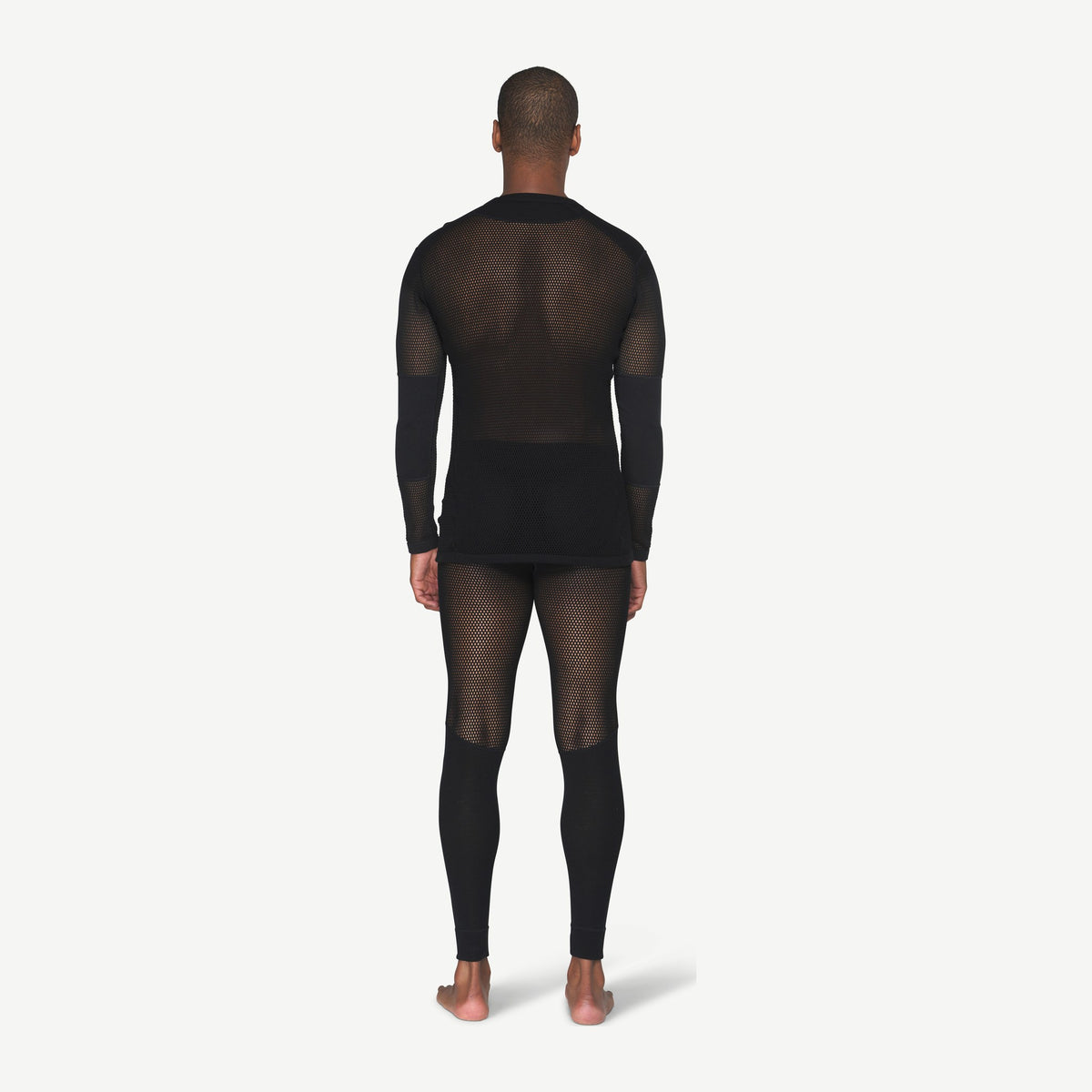 Wool Mesh Pro sett bakfra på modell