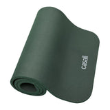 Casall Training Mat Medium i mørk grønn, delvis rullet