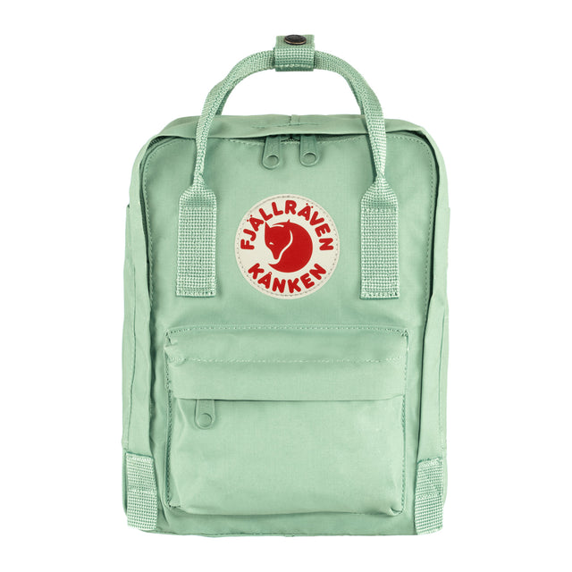 Fjällräven Kånken Mini i mintgrønt, sett forfra med logoen