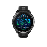 Garmin Forerunner 965 sett rett forfra med AMOLED-skjermen