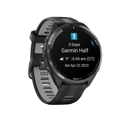 Garmin Forerunner 965 som viser treningsdata på skjermen