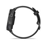 Garmin Forerunner 965 sett fra siden med reimen