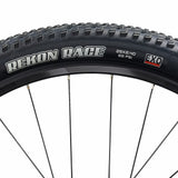Nærbilde av Maxxis Rekon Race-dekket