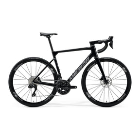 Merida Scultura 5000 i metallisk svart, sett fra siden