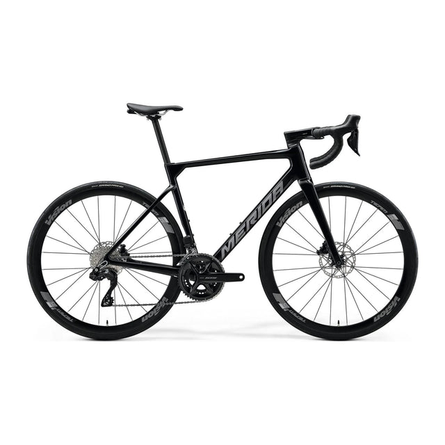 Merida Scultura 5000 i metallisk svart, sett fra siden