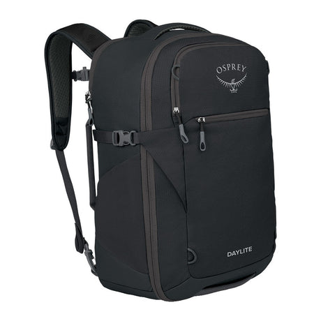 Osprey Daylite Carry-On 35 i svart, sett skrått forfra