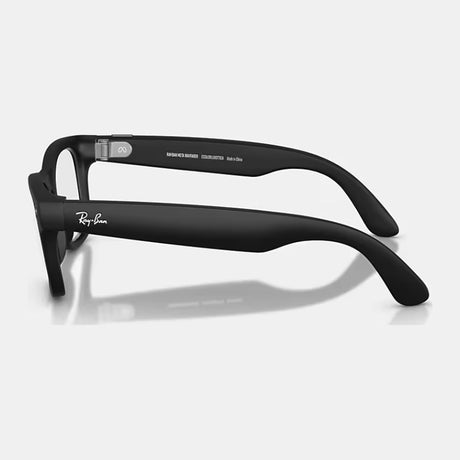 Ray-Ban Meta Wayfarer sett fra siden