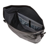 Thule Shield Pannier åpnet, innvendige lommer synlige